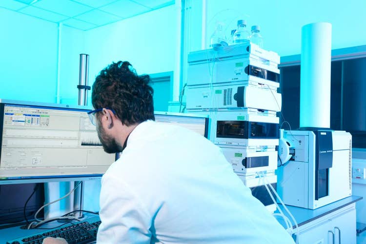 The Power of Spectroscopy in the investigation of unknown impurities