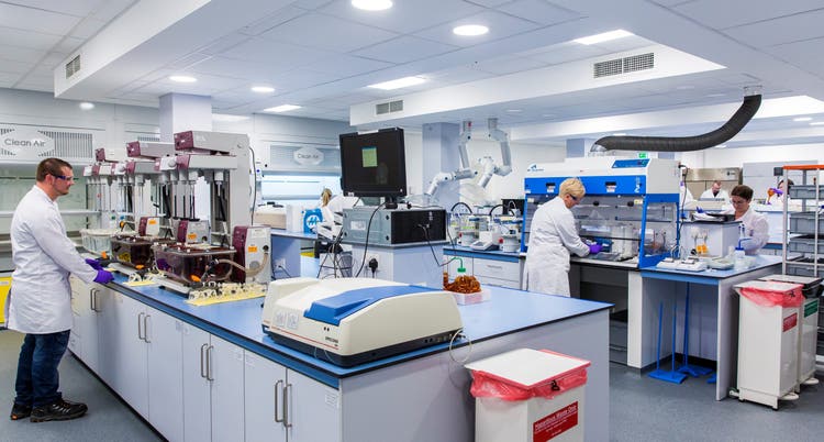 Quantitative NMR of challenging materials