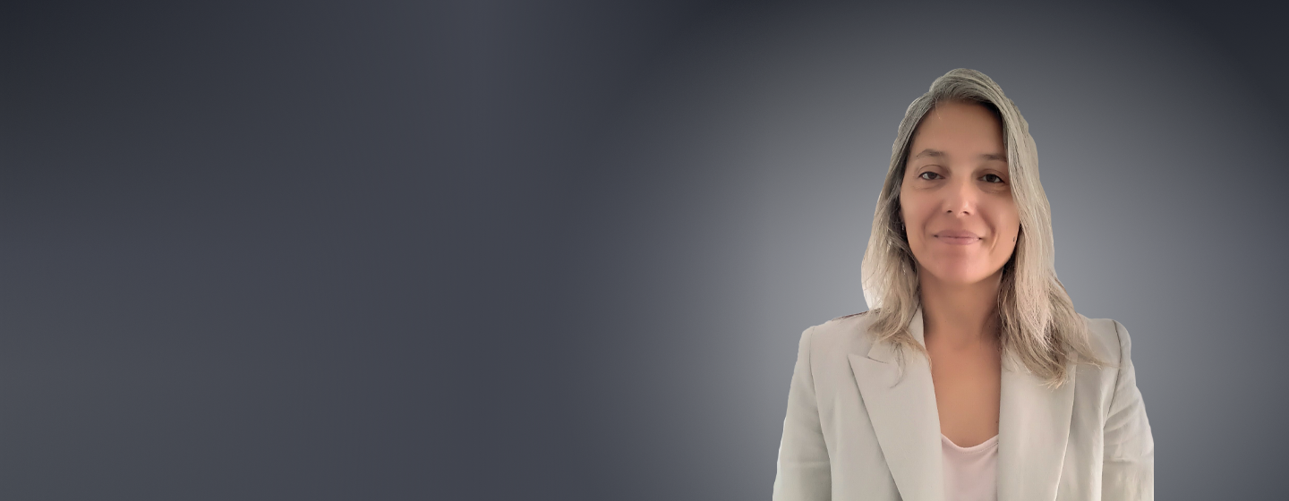 Dr. Alexandra Carvalho Tablet Image